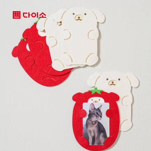 DAISO - Countryside Holiday Felt Photocard Holder